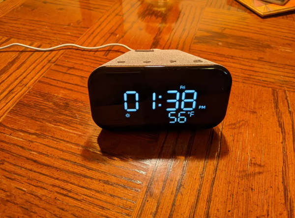 联想Smart Clock Essential评测|实用的床头智能扬声器